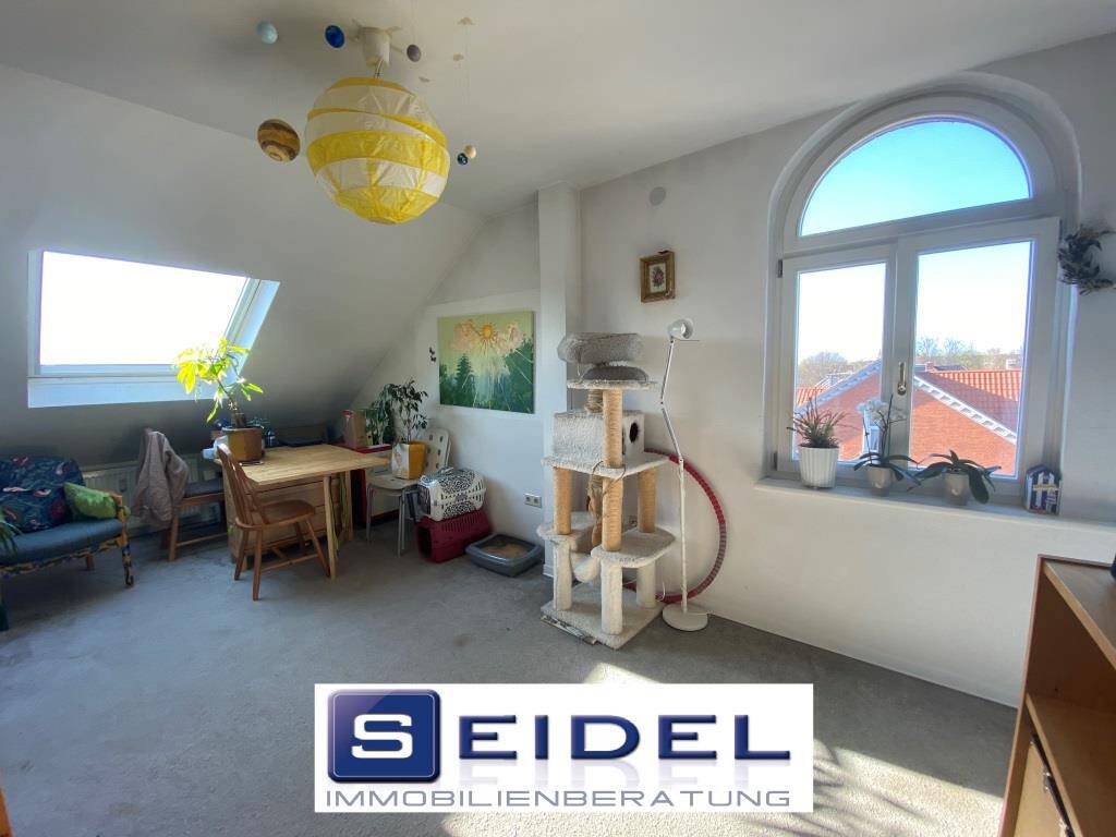 Erfolgreich vermietet: Klein, aber fein... 2-Zimmer-Dachgeschoss-Wohnung in ruhiger Lage